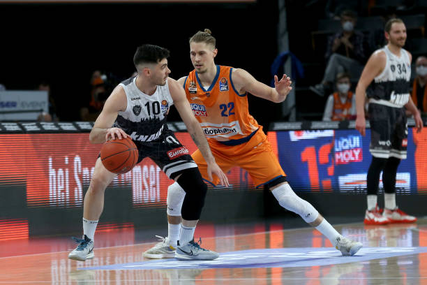 内部挖角 内部挖角