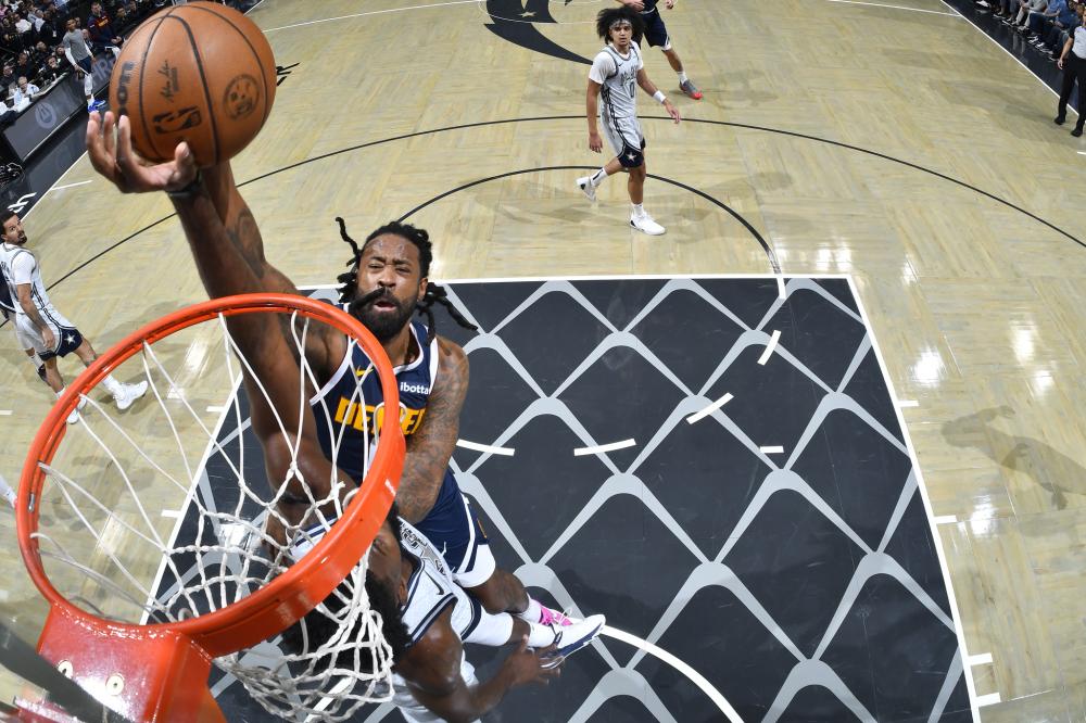 不仅展示他 不仅展示他